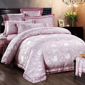 Four-piece Set Of Home Textiles And BeddingProduct information
 
 Bedding fabric: Tencel cotton satin jacquard
 
 Printing and dyeing process: reactive printing and dyeing
 
 Weaving process: satin
 
 The mai-piece Set